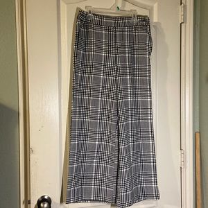 Wide-legged black and white patterned pants
